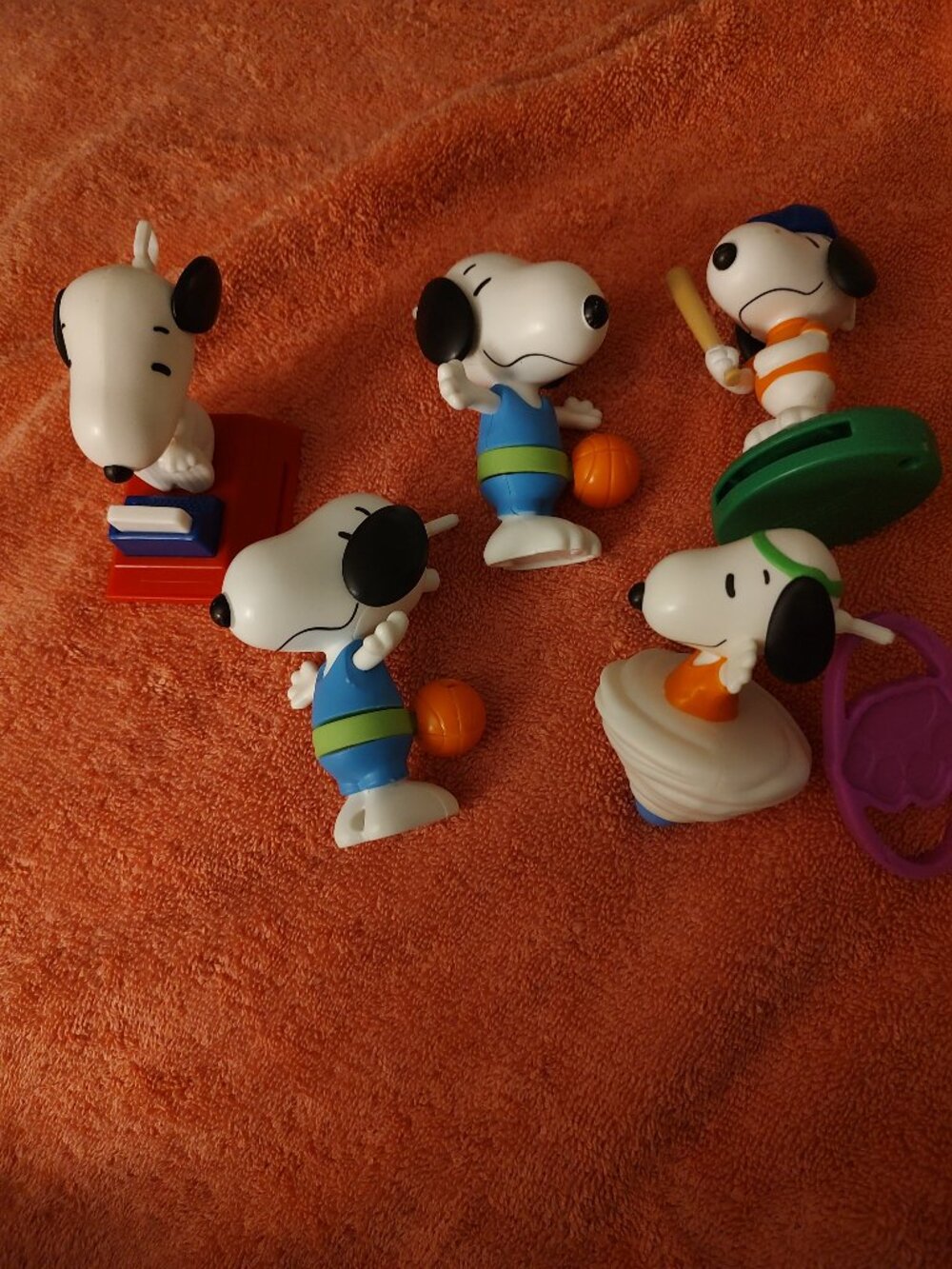 SNOOPY MCDONALD TOYS LOT 5 2018